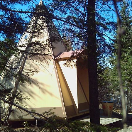 Aux Tipis De La Riviere Sauvage Villa Saint Romain Exterior photo