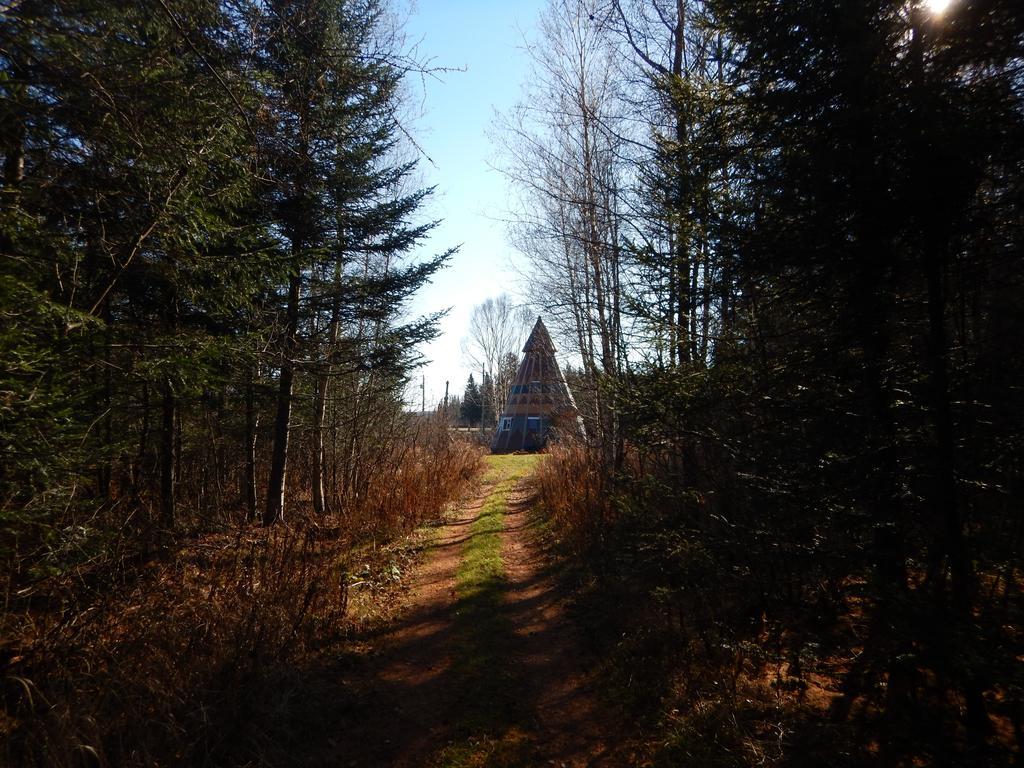 Aux Tipis De La Riviere Sauvage Villa Saint Romain Exterior photo